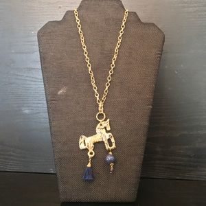 Chain Necklace with horse/tassel/lapis lazuli